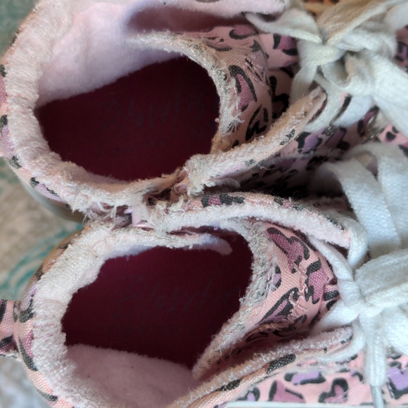 Blowfish Malibu Kids | Pink & Black Leopard Hearts Hi-Top Sneaker Size 9 - Picture 5 of 7